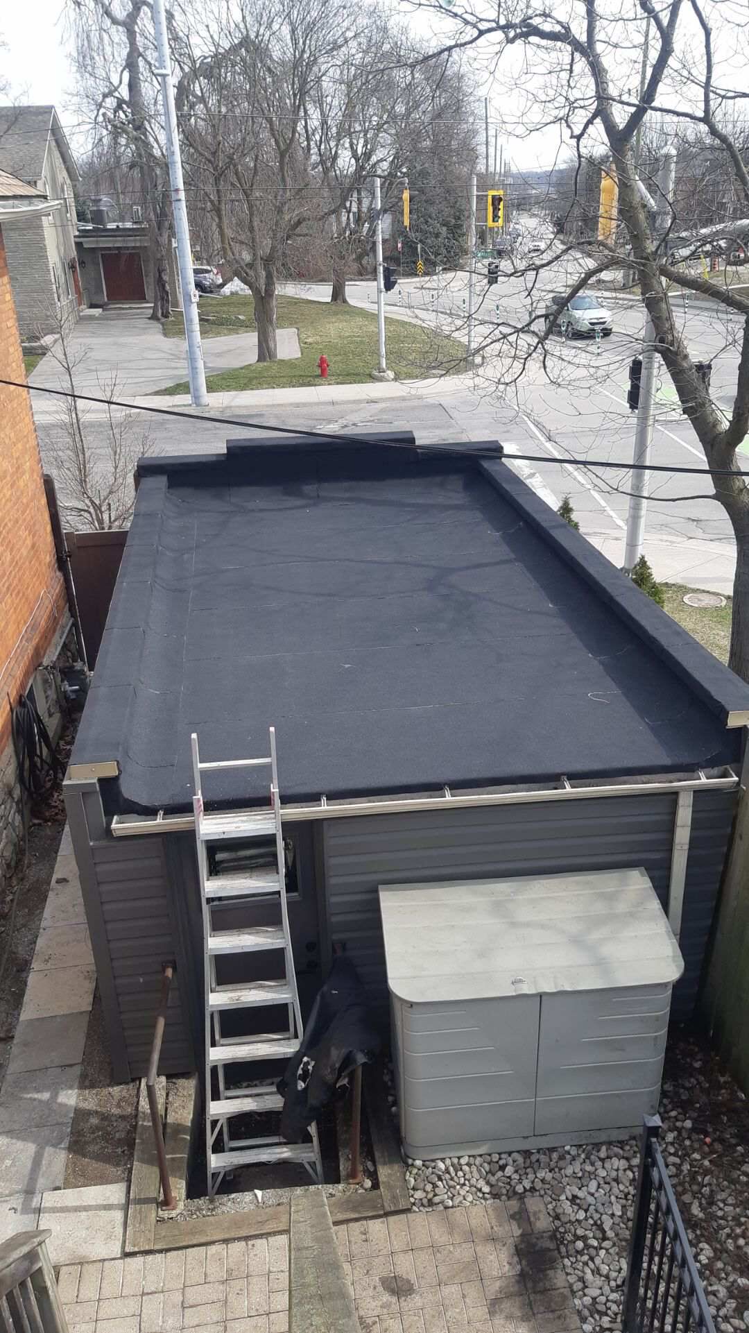 Flat roof membrane roofing detail