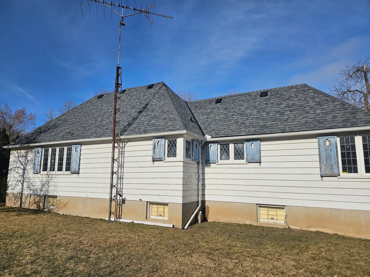 Cedar-to-Shingle Re-Roof — completed roofing work in Niagara Region (photo 4 of 5)