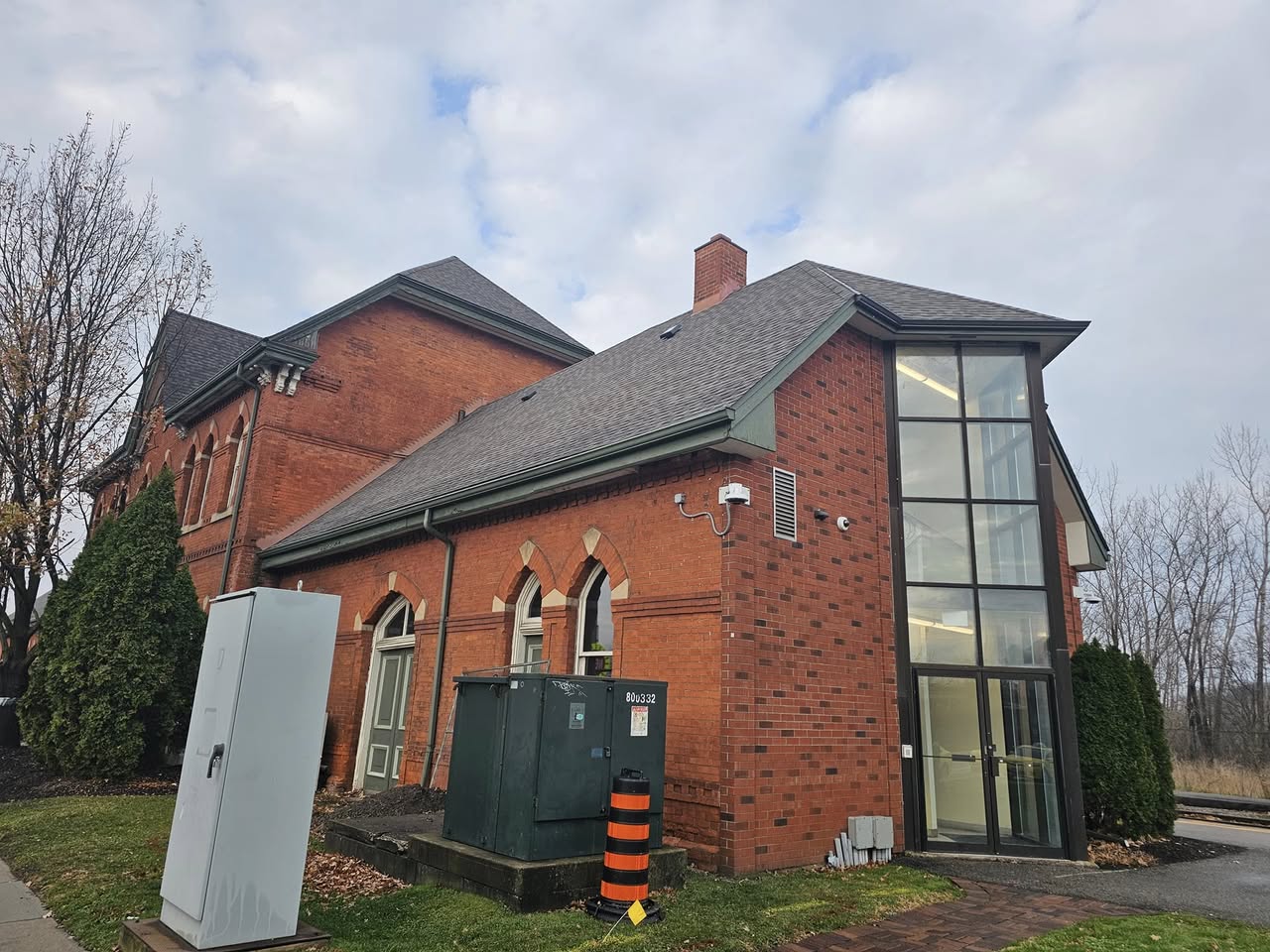 Niagara Falls GO Station Re-Roof — completed roofing work in Niagara Falls, ON (photo 2 of 5)