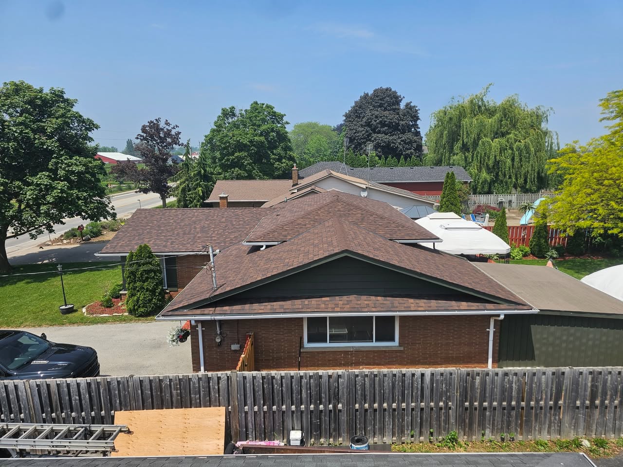 Insurance Claim Side-by-Side Re-Roof — completed roofing work in Niagara Region (photo 2 of 5)