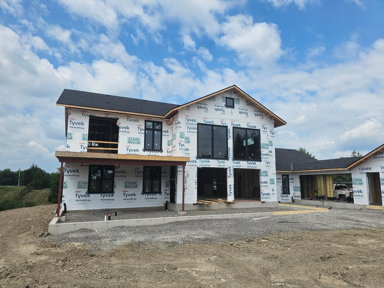 Lincoln Construction — Designer Shingle — completed roofing work in Niagara Region (photo 2 of 5)