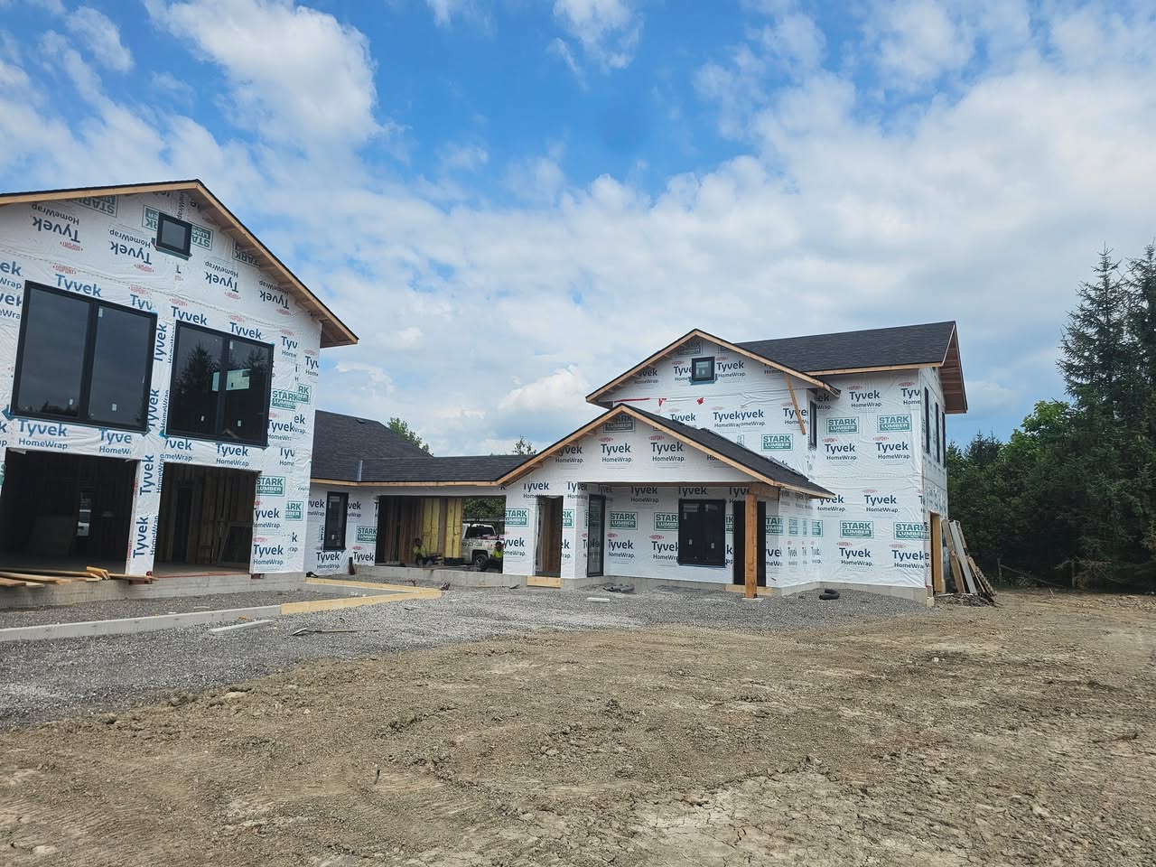 Lincoln Construction — Designer Shingle — completed roofing work in Niagara Region (photo 3 of 5)
