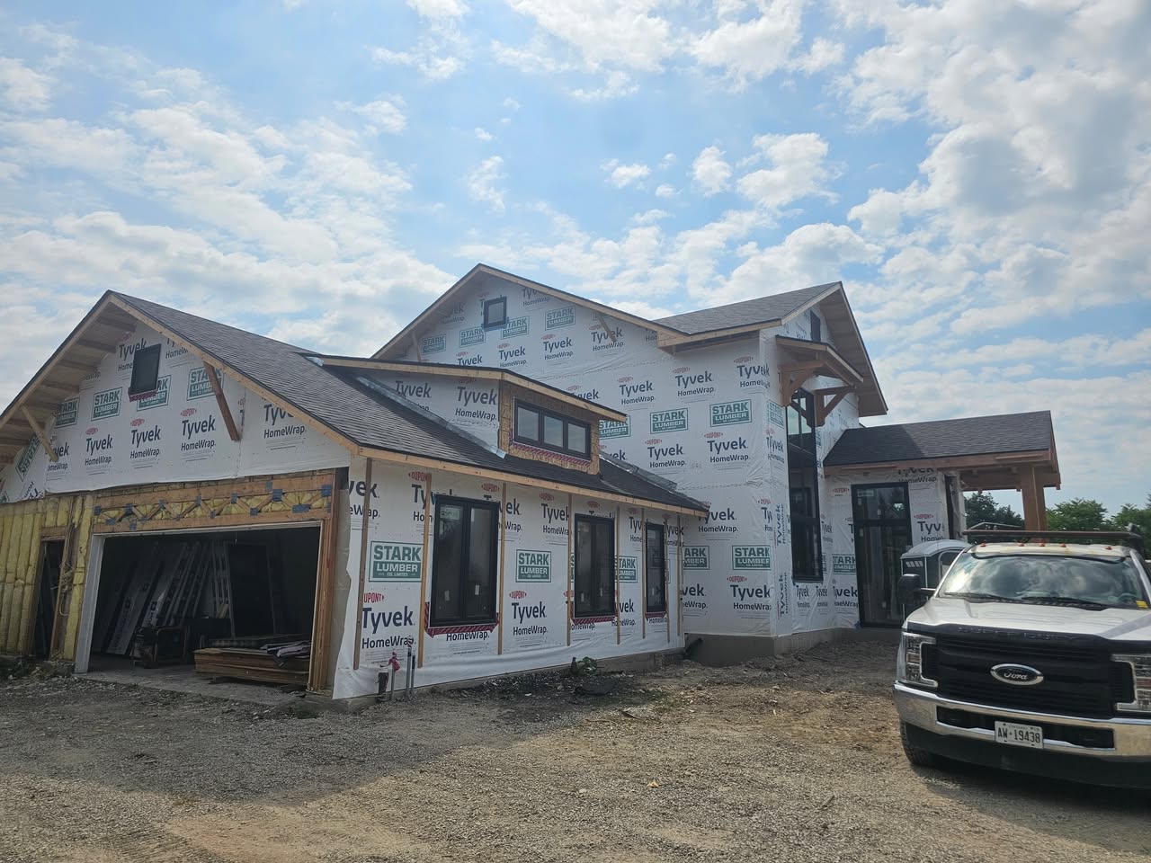 Lincoln Construction — Designer Shingle — completed roofing work in Niagara Region (photo 4 of 5)