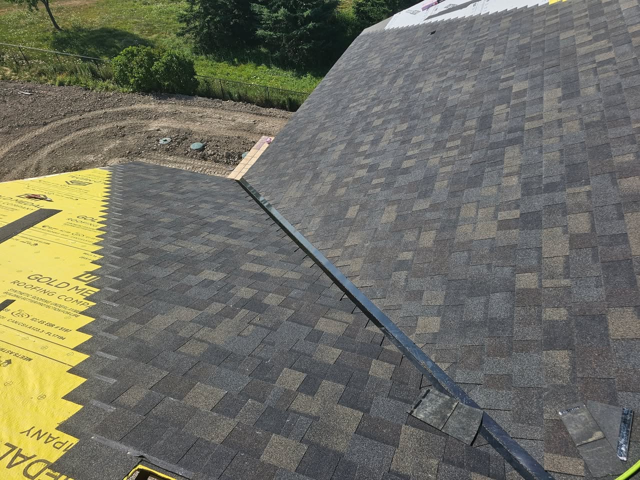Lincoln Construction — Designer Shingle — completed roofing work in Niagara Region (photo 5 of 5)