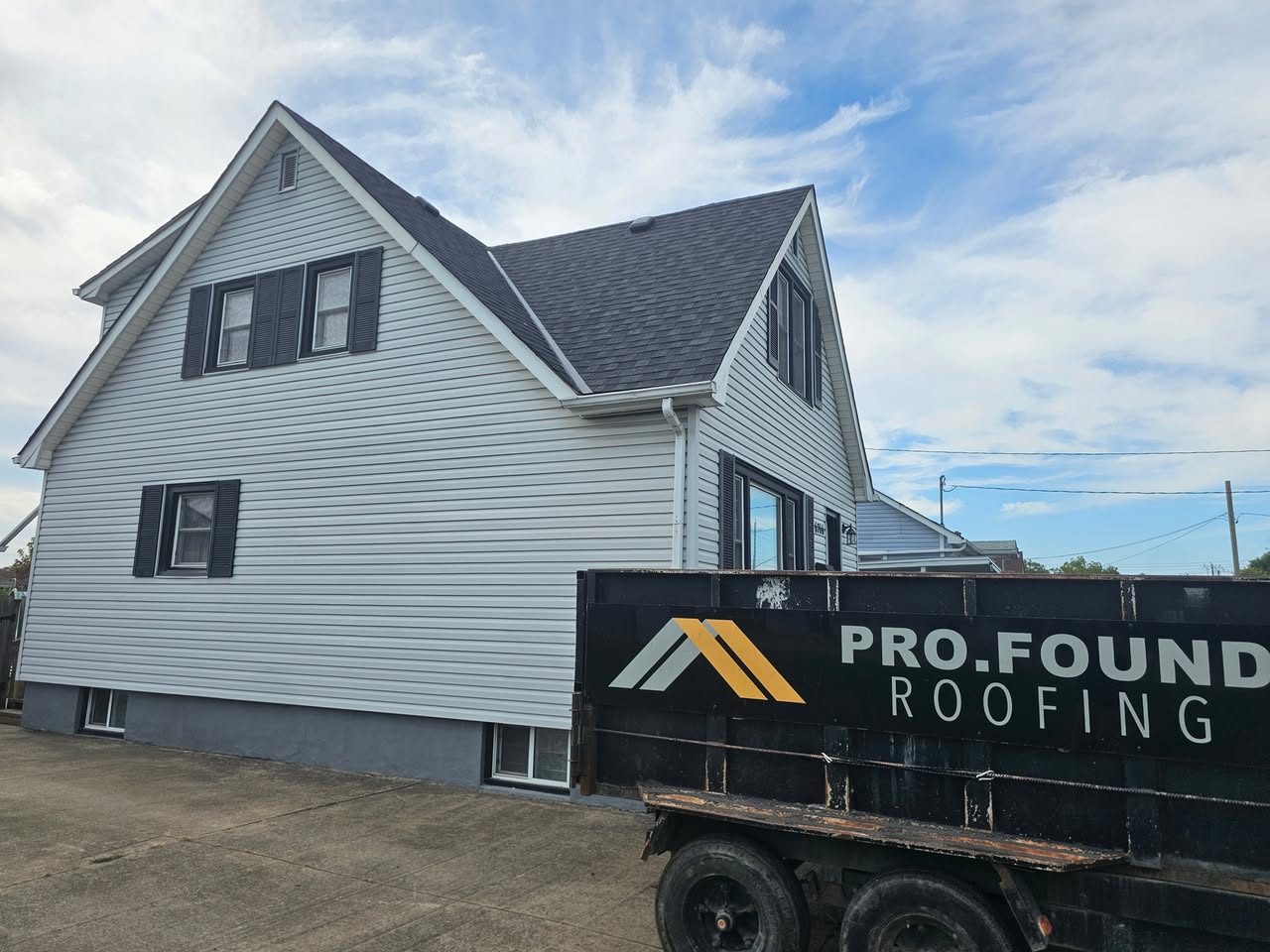 Niagara Falls Shingle Re-Roof — completed roofing work in Niagara Falls, ON (photo 2 of 2)